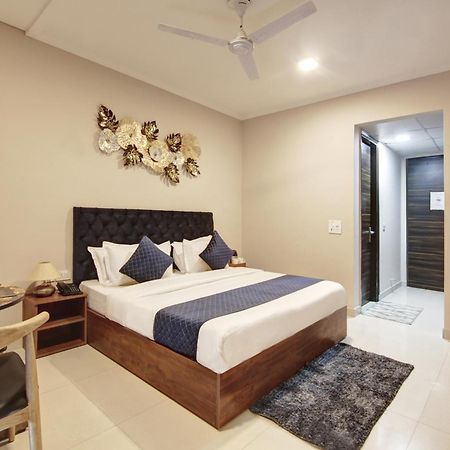 Limewood Stay - Executive Huda City Center 구르가온 외부 사진