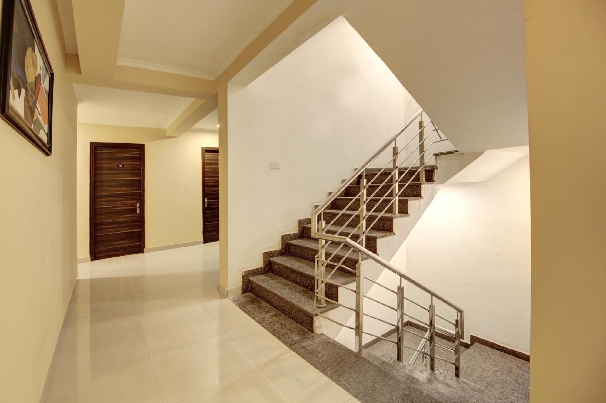 Limewood Stay - Executive Huda City Center 구르가온 외부 사진