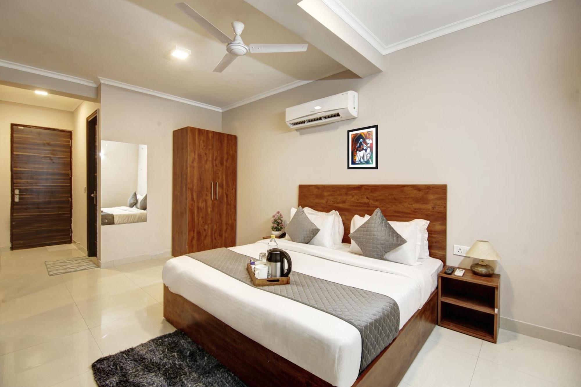 Limewood Stay - Executive Huda City Center 구르가온 외부 사진