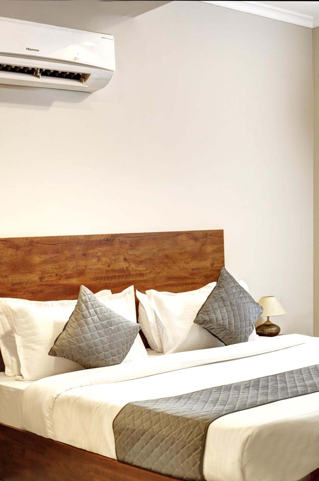 Limewood Stay - Executive Huda City Center 구르가온 외부 사진