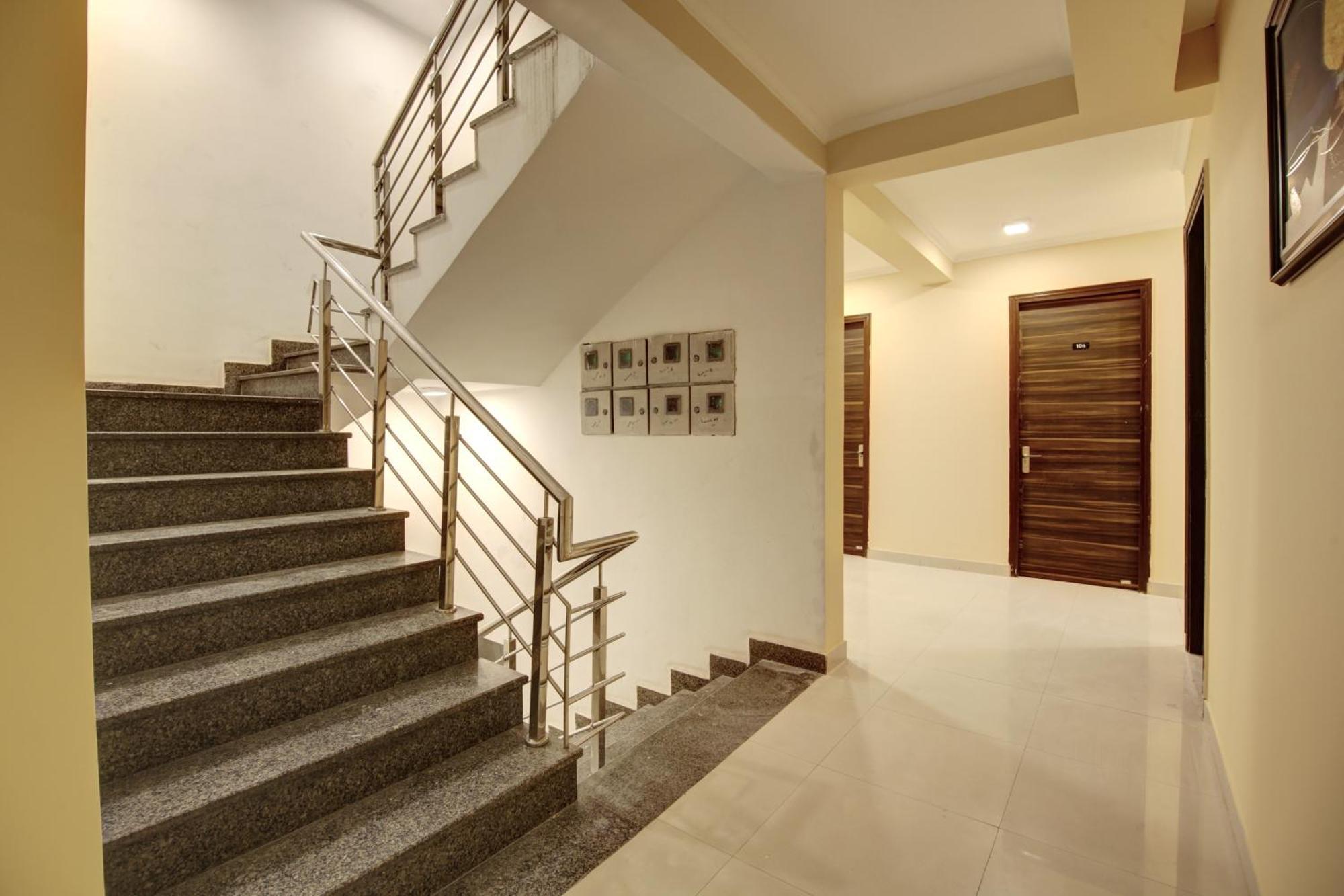 Limewood Stay - Executive Huda City Center 구르가온 외부 사진