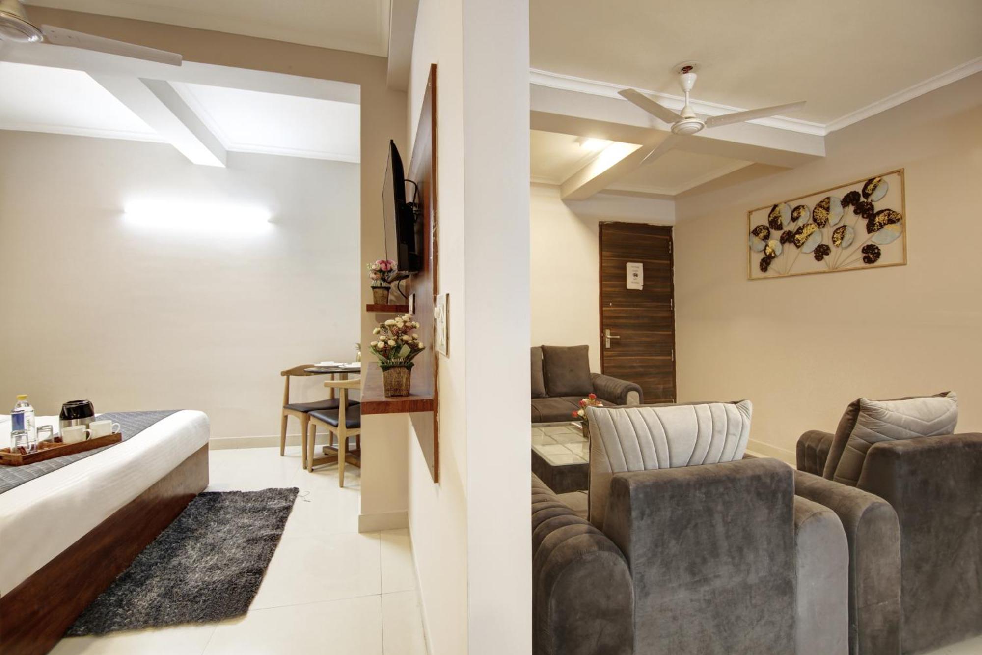 Limewood Stay - Executive Huda City Center 구르가온 외부 사진