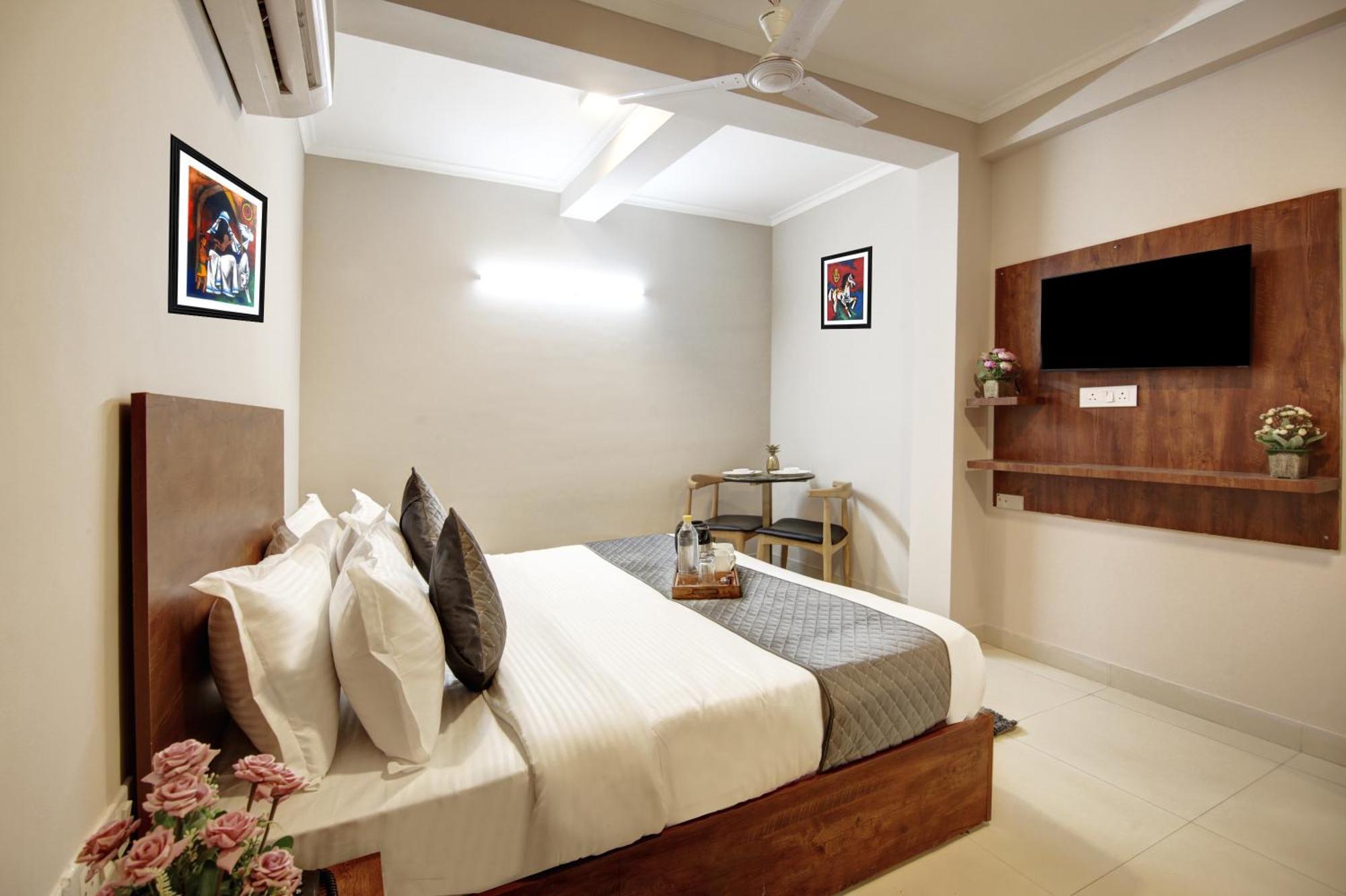 Limewood Stay - Executive Huda City Center 구르가온 외부 사진