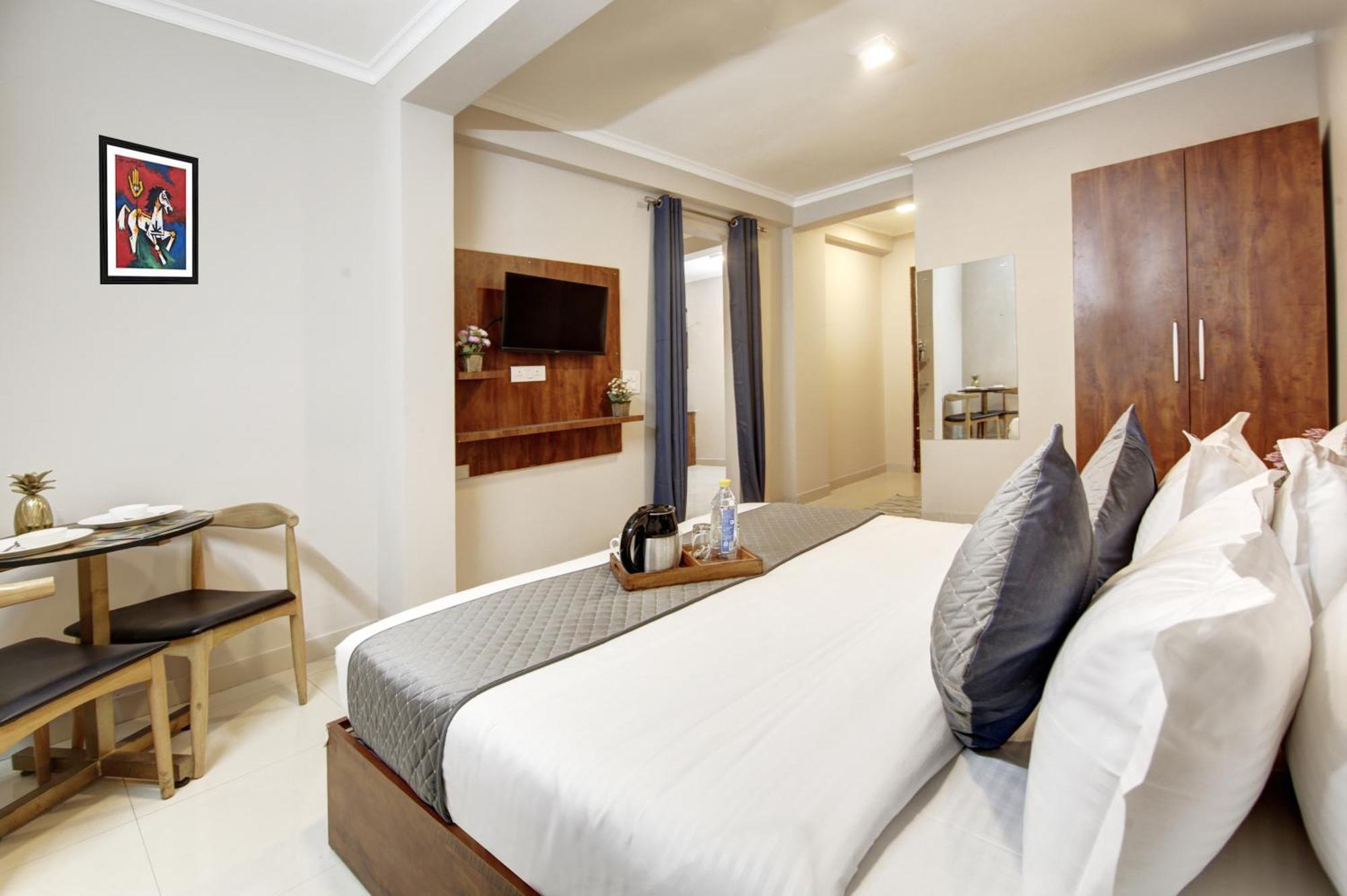 Limewood Stay - Executive Huda City Center 구르가온 외부 사진